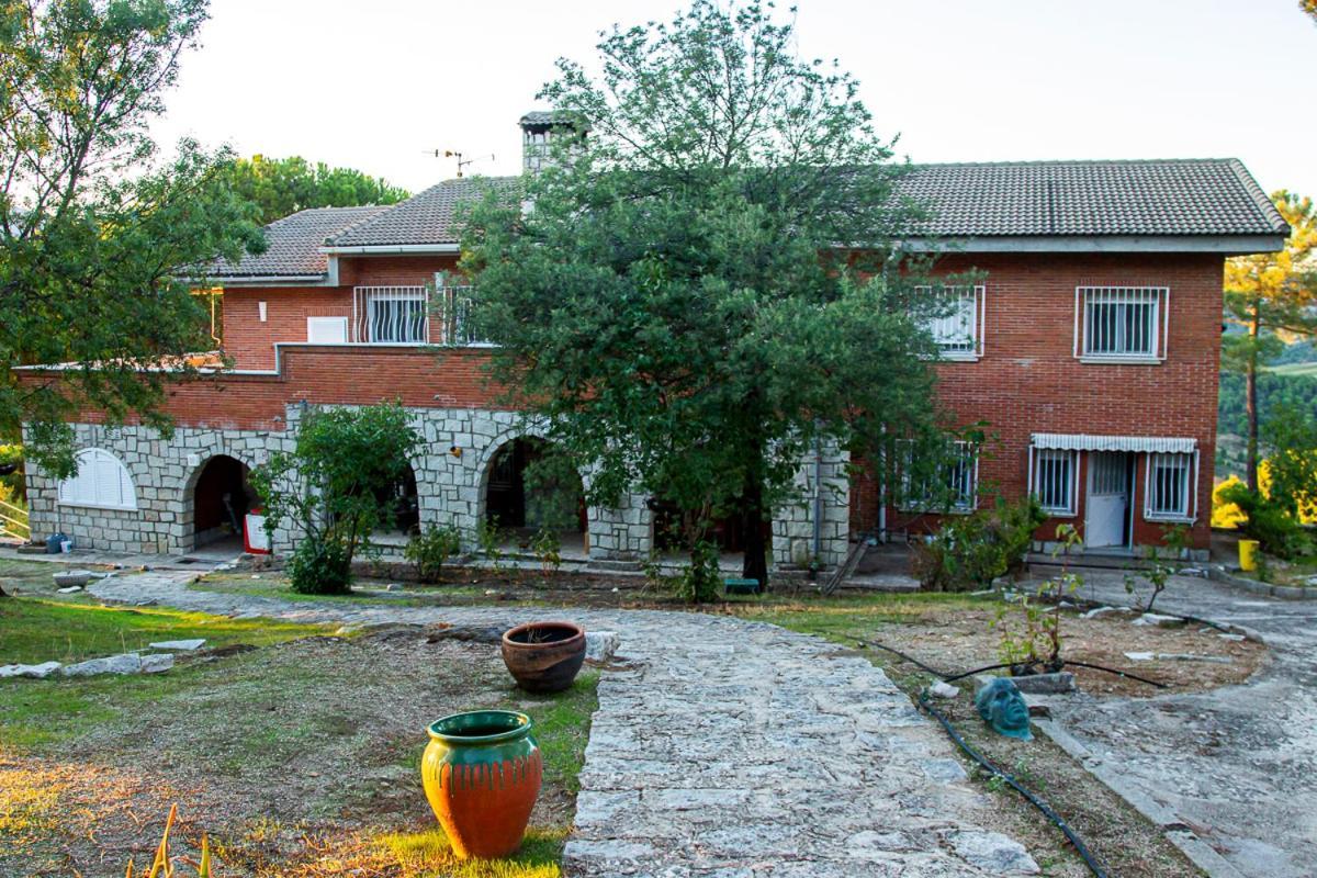 منزل الضيف Cadalso de los Vidrios  في Casa Cadalso, Mirador De Gredos, Madrid المظهر الخارجي الصورة