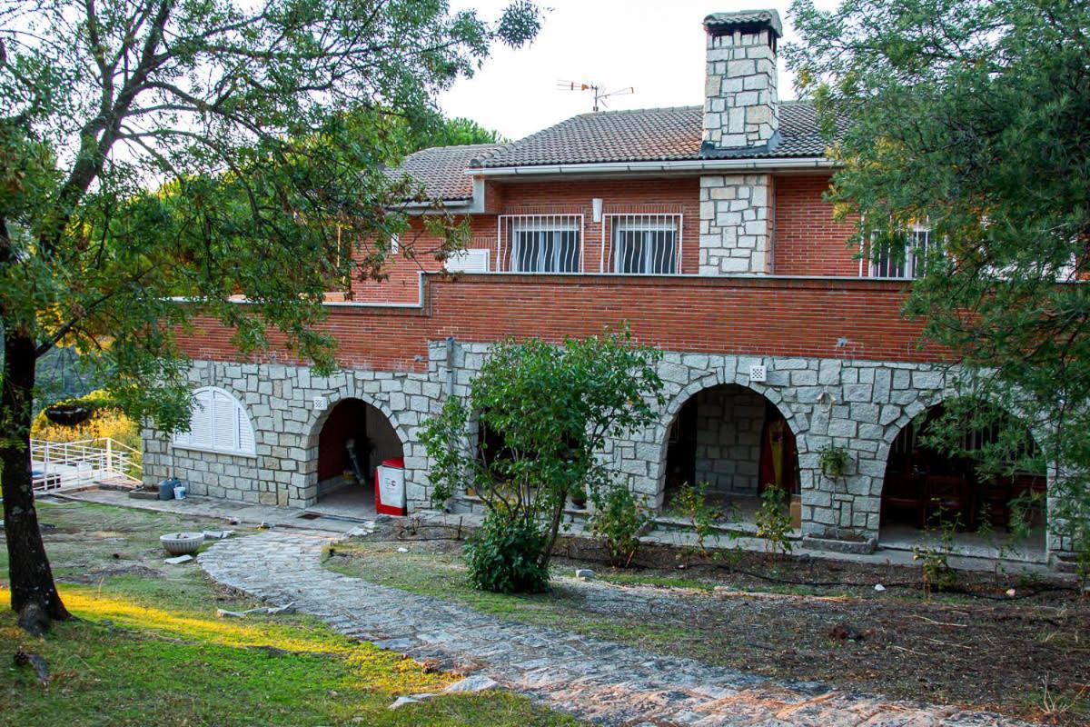 منزل الضيف Cadalso de los Vidrios  في Casa Cadalso, Mirador De Gredos, Madrid المظهر الخارجي الصورة