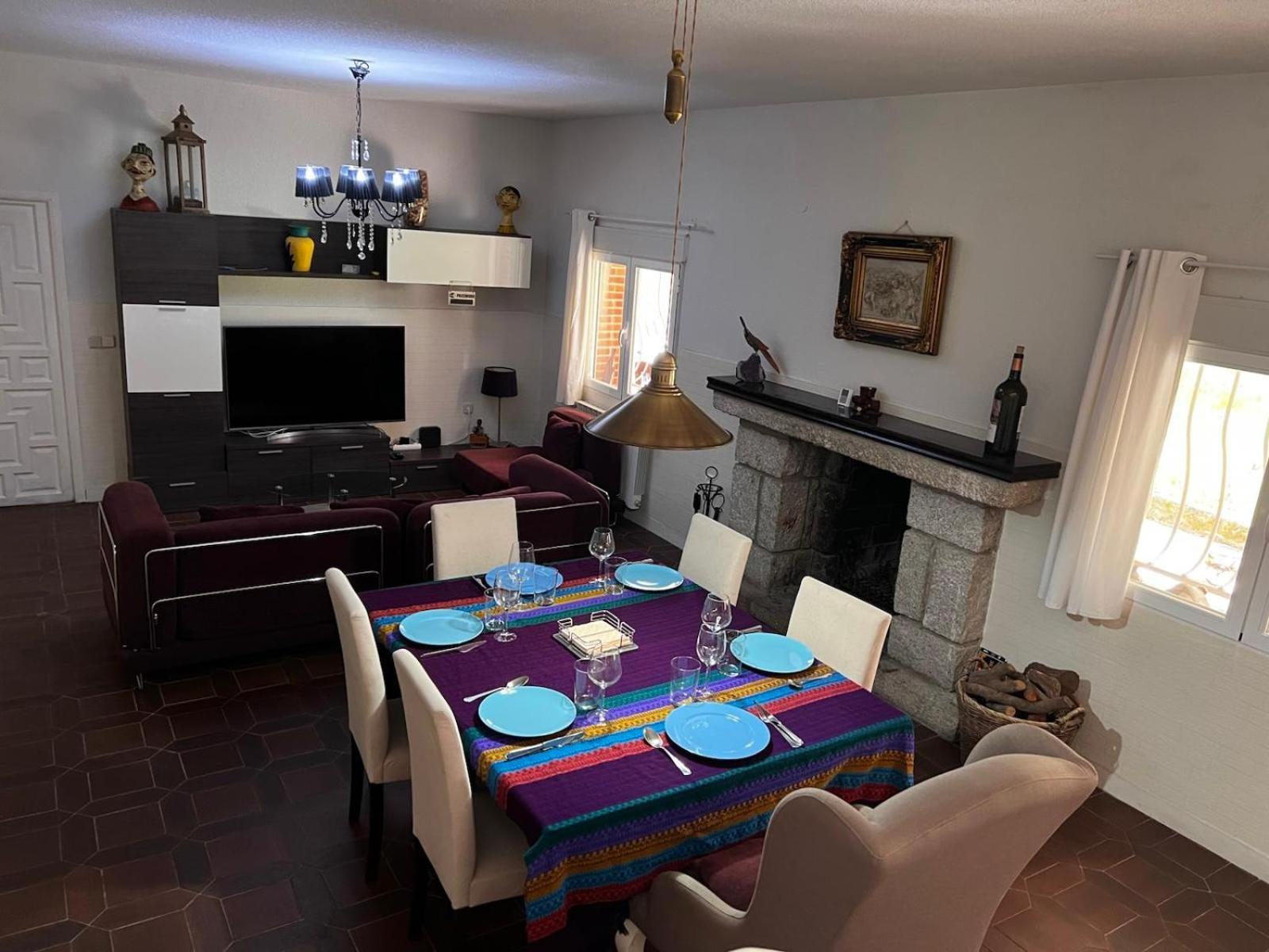 منزل الضيف Cadalso de los Vidrios  في Casa Cadalso, Mirador De Gredos, Madrid المظهر الخارجي الصورة